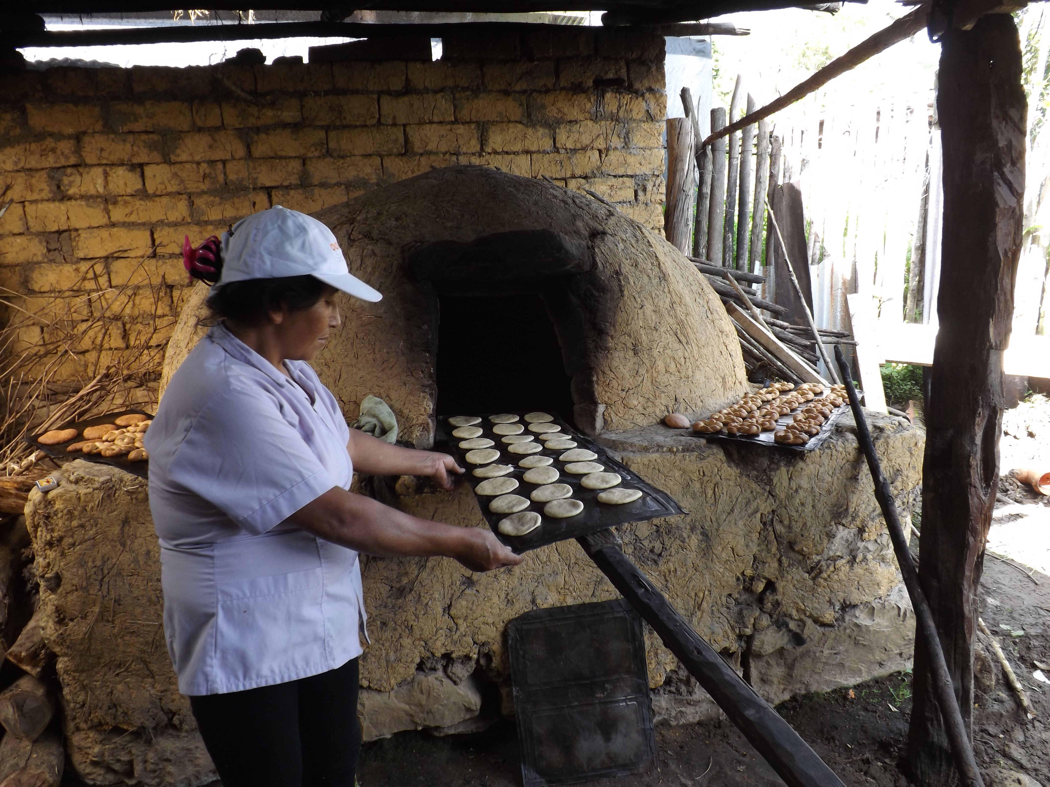 Brot backen, traditionnelle Aktivitäten in Cuispes