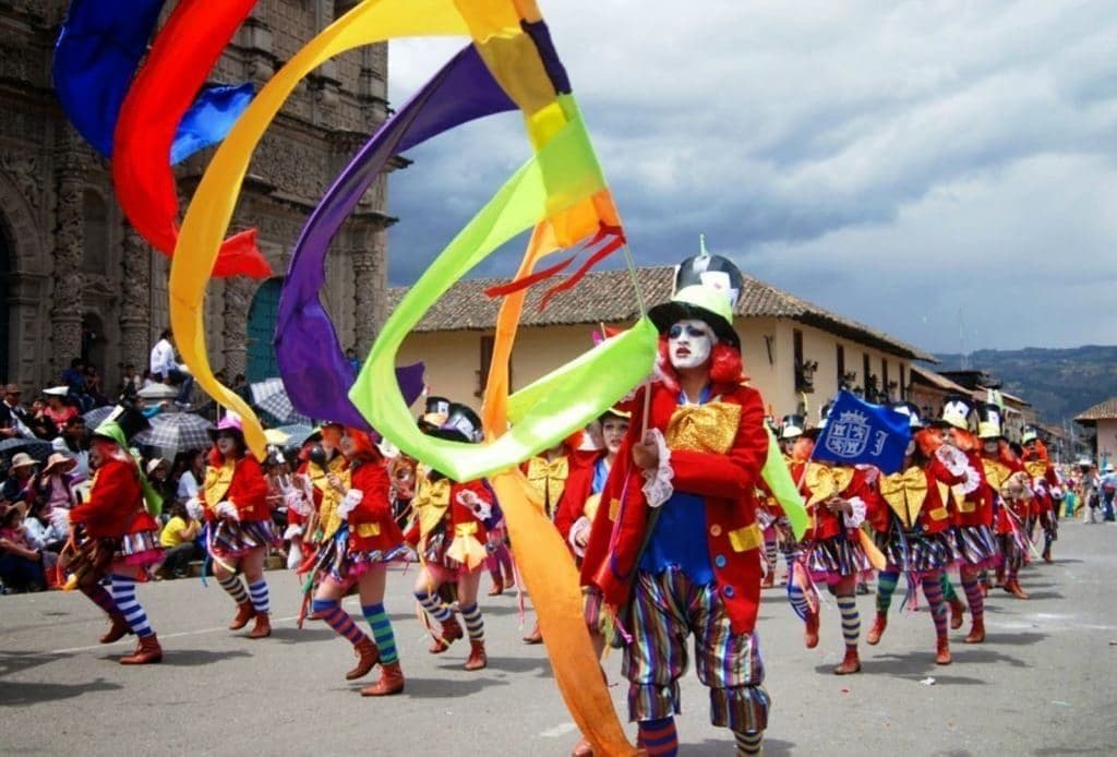 Défilé dans les rues de Cajamarca
