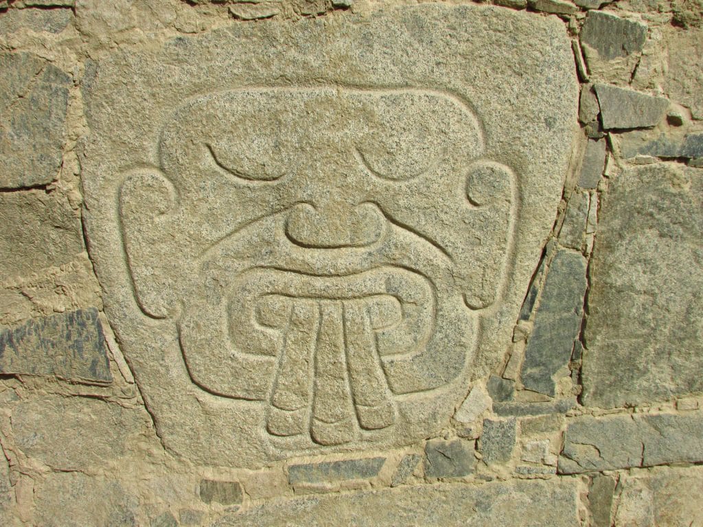 Sechin, eine der grausamsten archäologischen Stätten Nordperus
