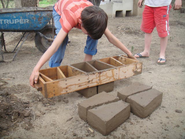 Adobe construction Tucume Northern Peru, Adobe workshop