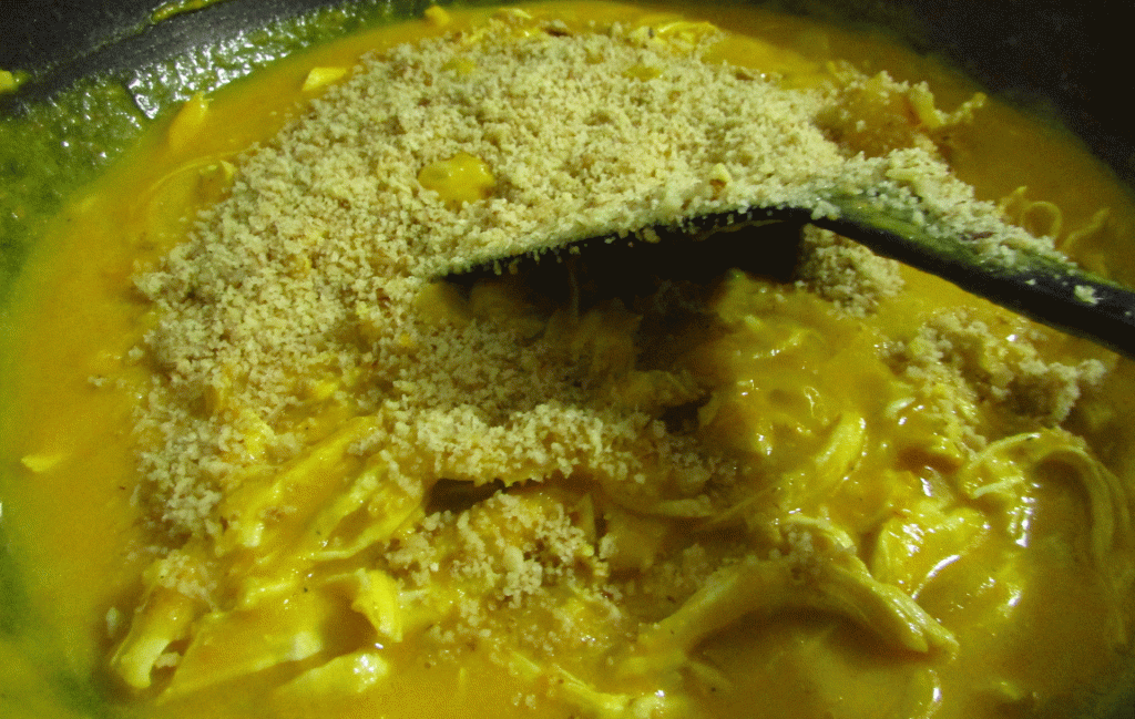 aji de gallina avec des noix